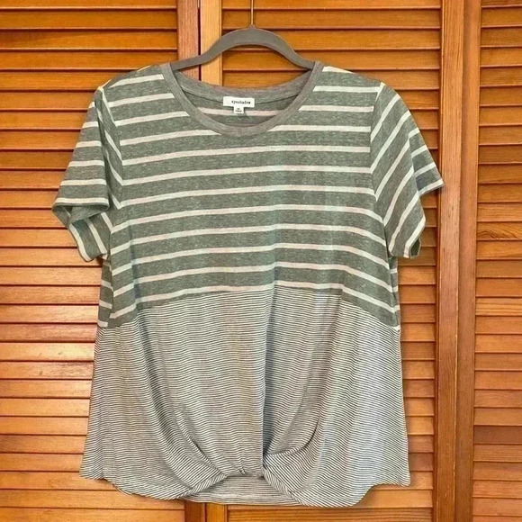 Eyeshadow Women’s Short Sleeve Shirt in Size XL.  Green, Gray & Cream. - Picture 1 of 10